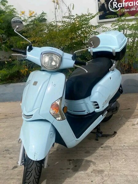 Scooter rétro élégant