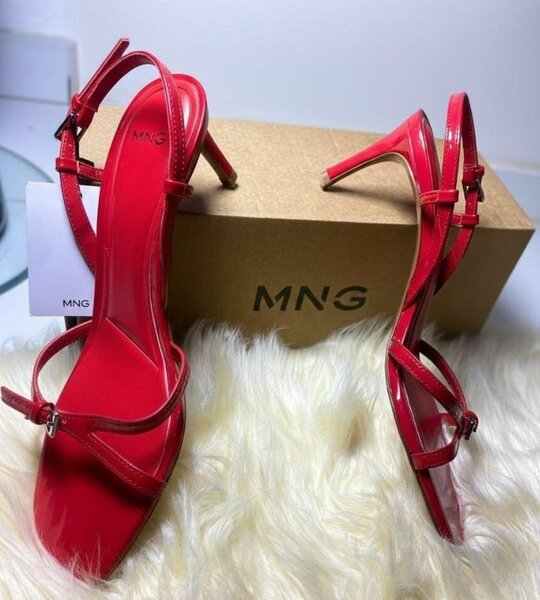 Sandales MNG rouges à talons