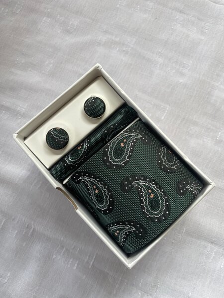 cravate,boutons de manchettes