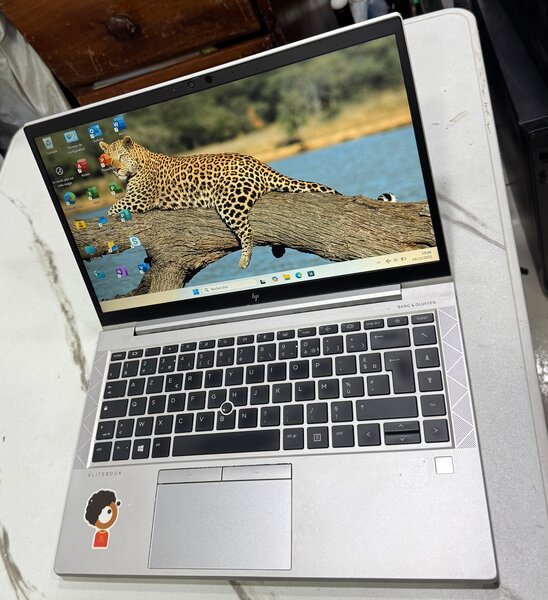 hp elitebook ryzen 7 pro