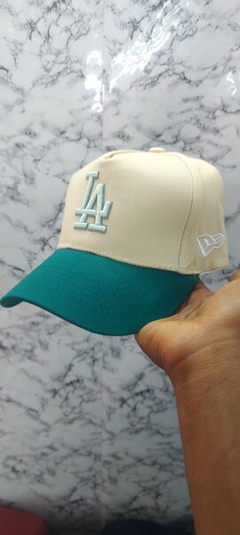 Casquette New Era LA beige et verte