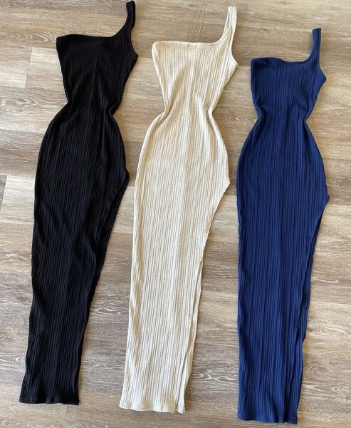 Robe côtelée asymétrique