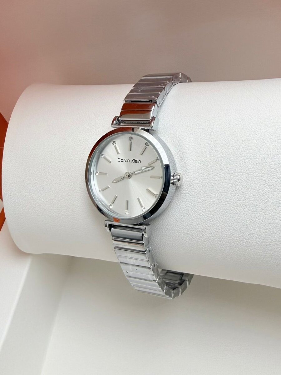 Montre Calvin Klein en métal doré