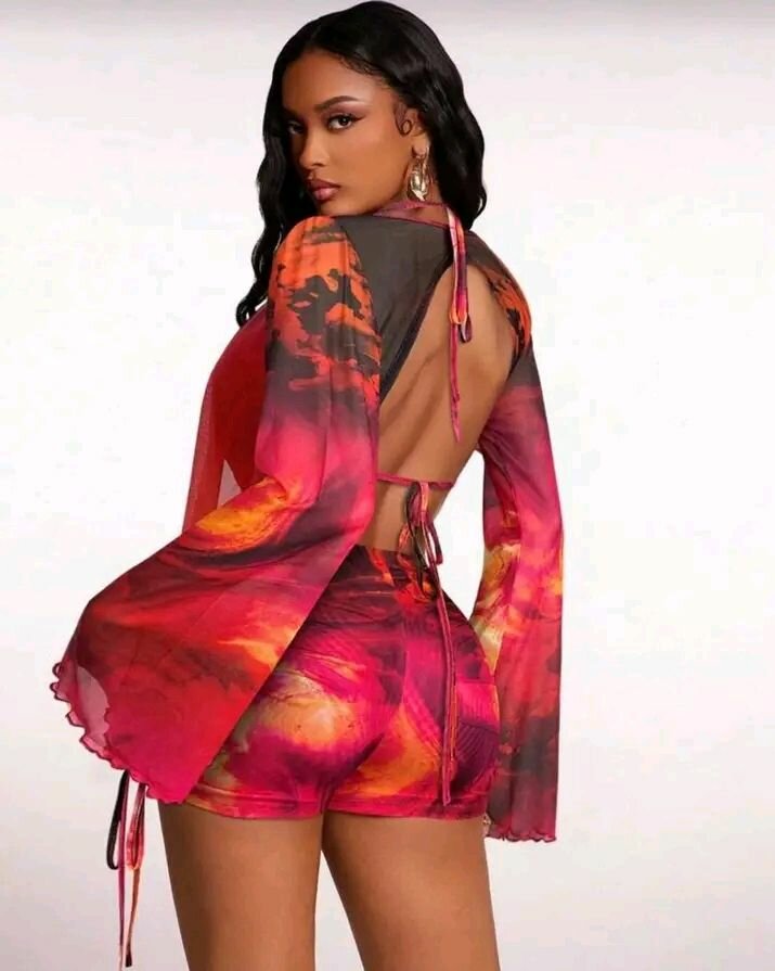 Ensemble lingerie rouge avec kimono