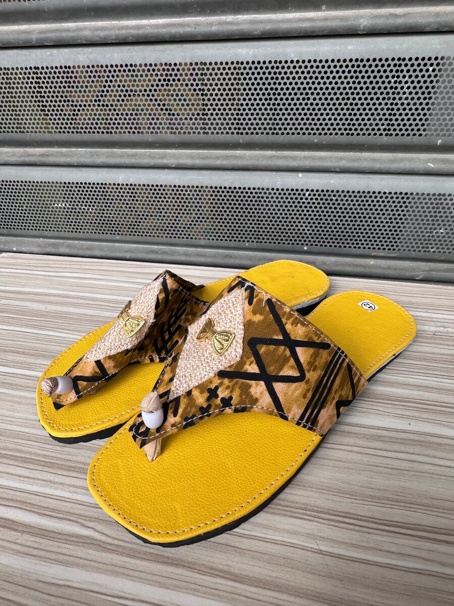 Sandales artisanales colorées