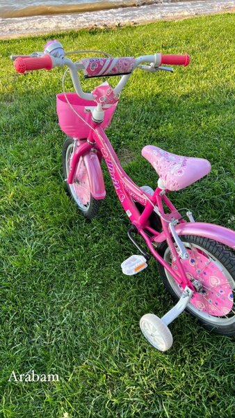 Vélo enfant fille rose Hello Kitty