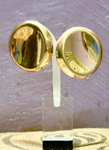 Boucles d'oreilles dorées élégantes