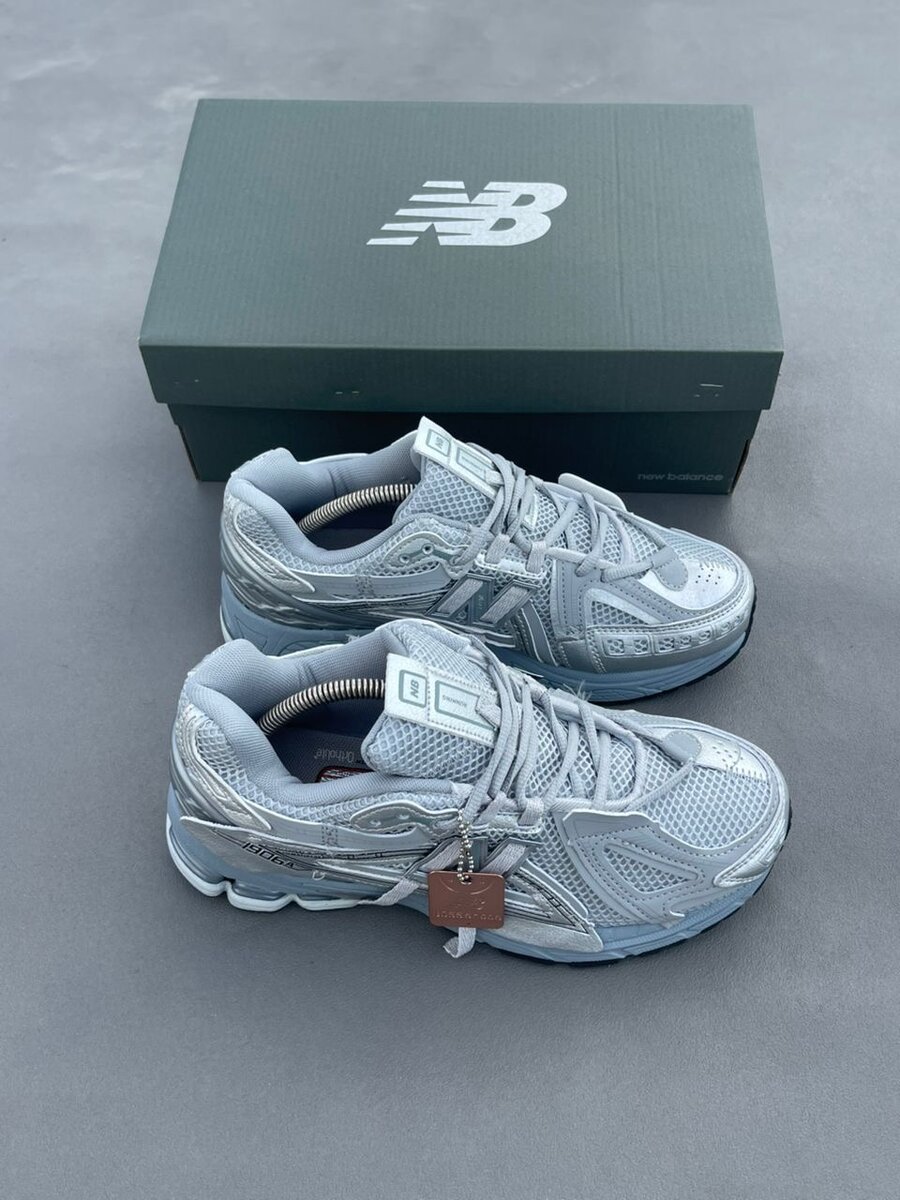 New Balance 9060 argent