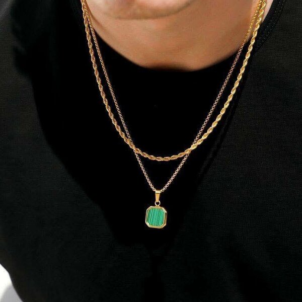 Collier en or avec pendentif