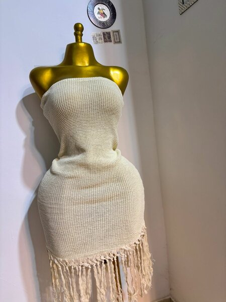 Robe élégante avec franges