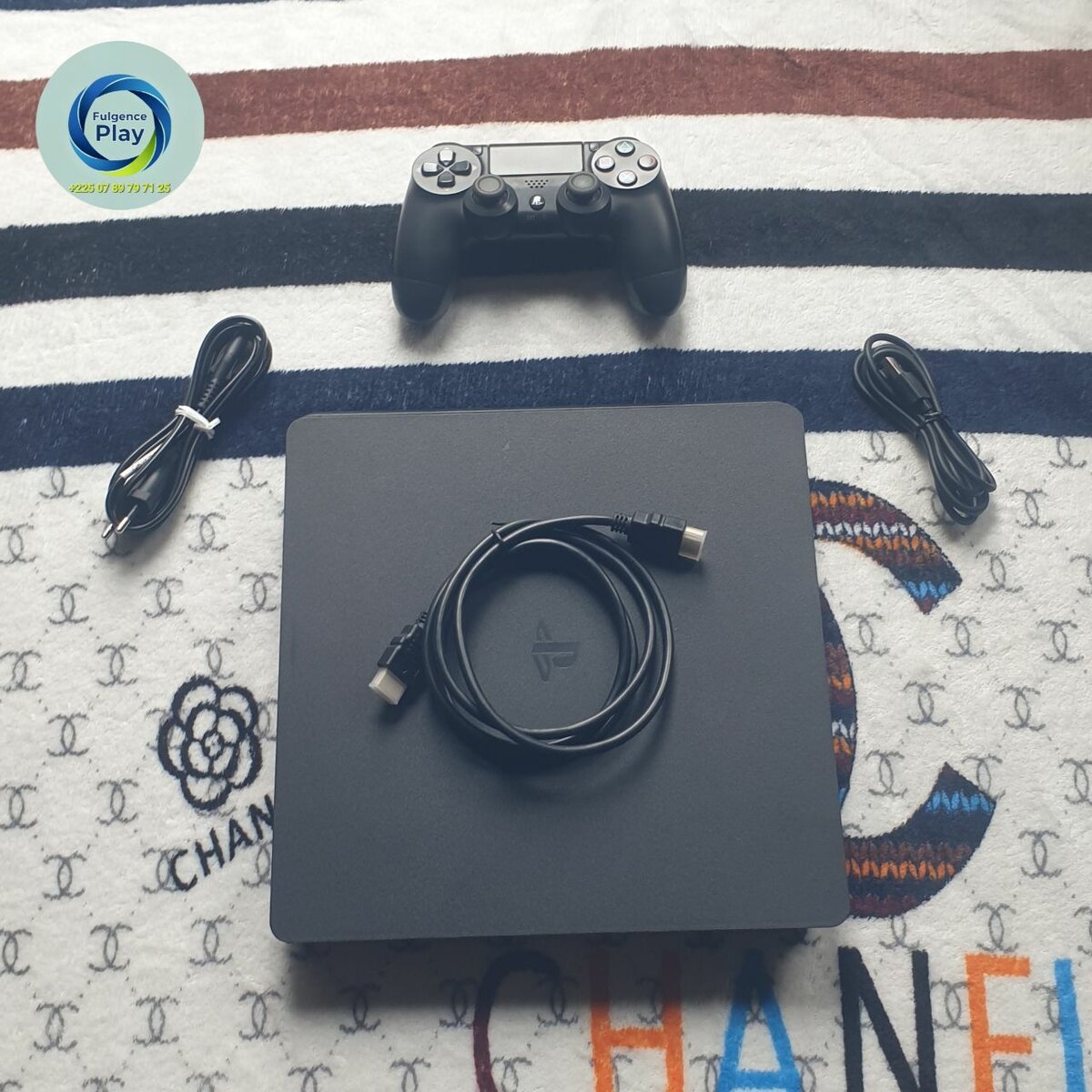 PS4 Slim propre jamais démonté