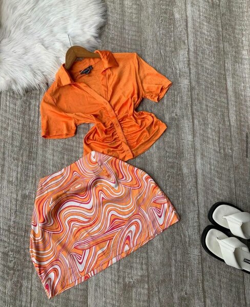 Ensemble jupe et haut orange pour femme