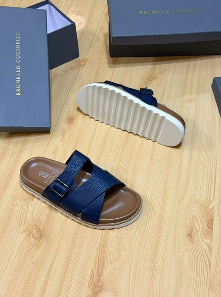 Sandales en cuir bleu élégantes