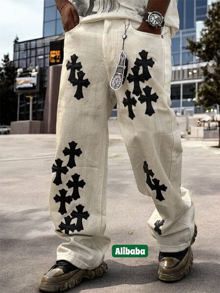 Jean baggy avec croix