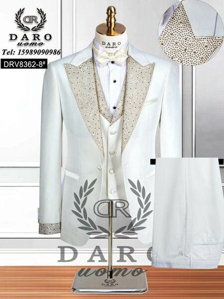 Costume élégant blanc homme