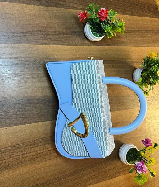 Sac à main bleu élégant