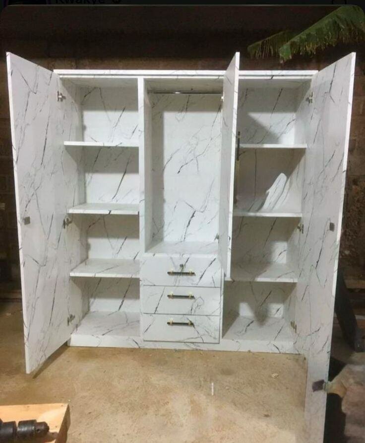 Armoire de rangement moderne en marbre blanc