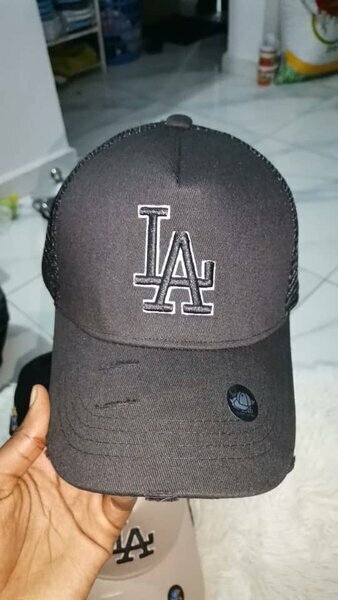 Casquette noire LA