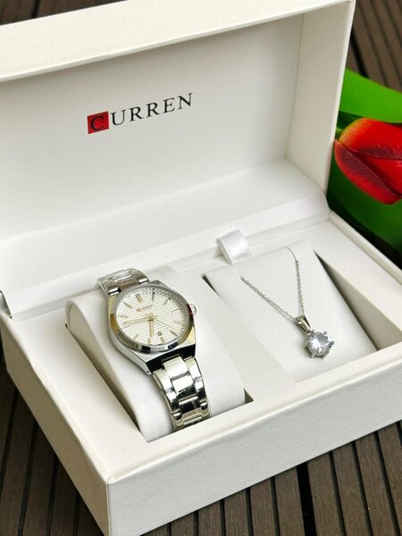 Montre Curren avec collier en acier inoxydable