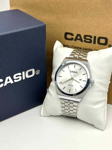 Montre Casio en acier inoxydable