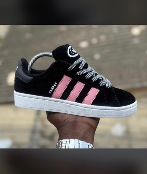 Baskets Campus noires et roses