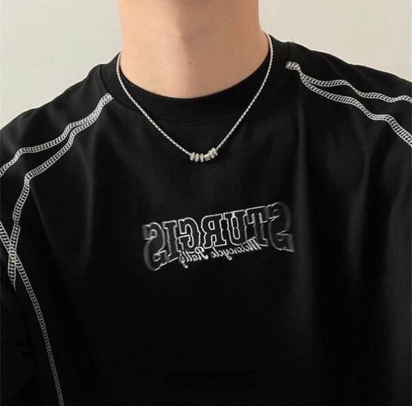 Collier homme argenté avec pendentif