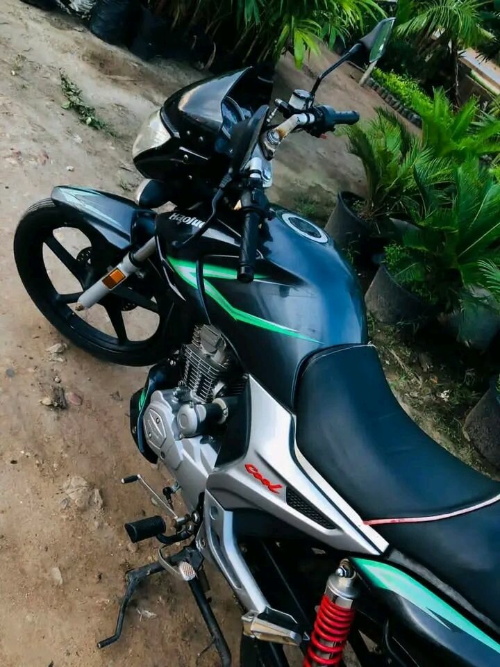 Moto sportive puissante