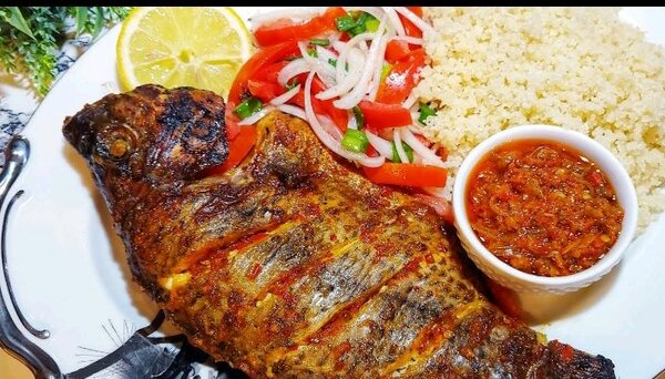 Poisson rôti savoureux plat