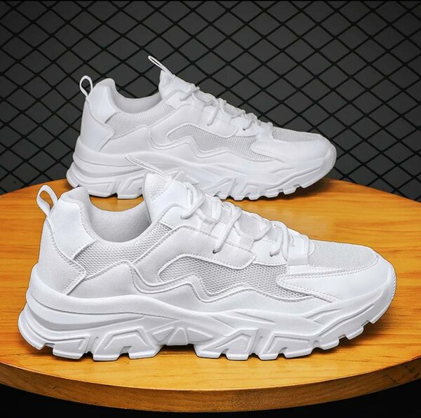 Chaussures blanches épaisses pour femmes