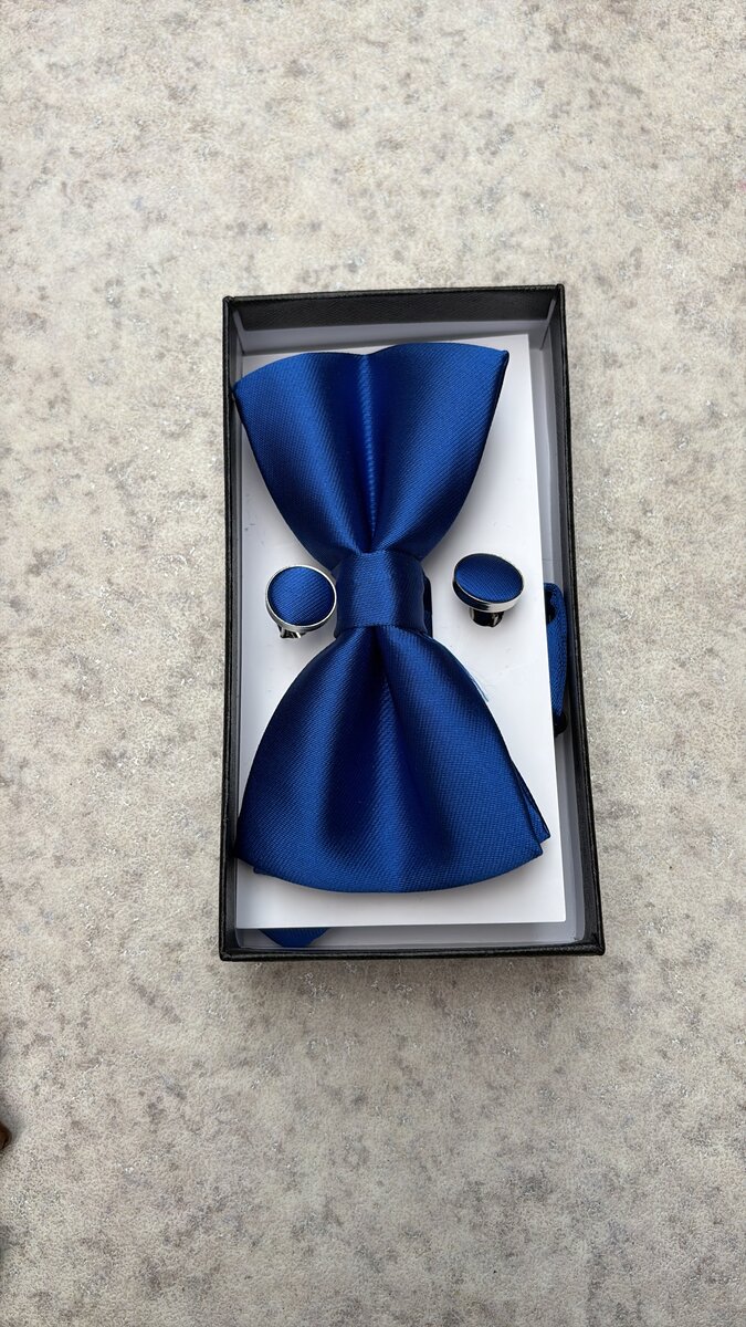 Noeud papillon avec boutons de manchette