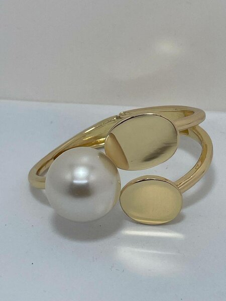 Bracelet doré moderne