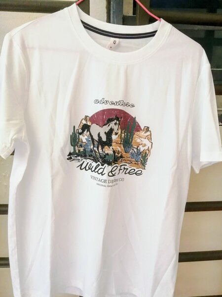 T-shirts imprimés tendance