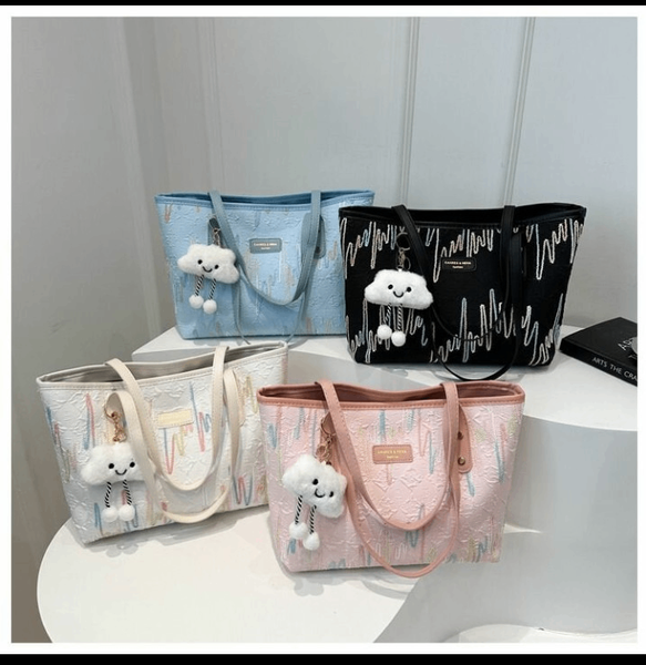 Sac cabas mignon avec pendentif