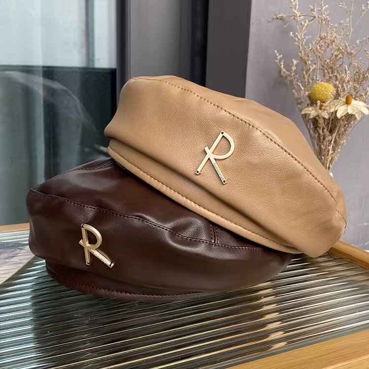 Bérets en cuir élégants