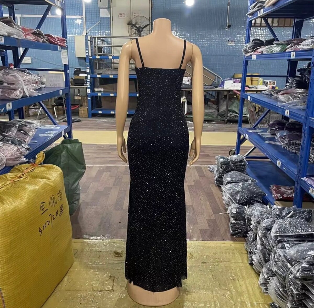 Robe longue brillante