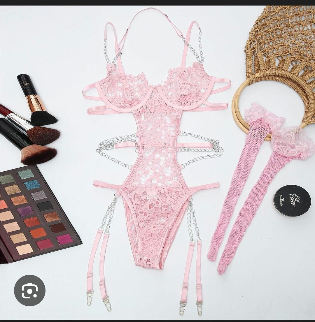 Ensemble lingerie rose en dentelle