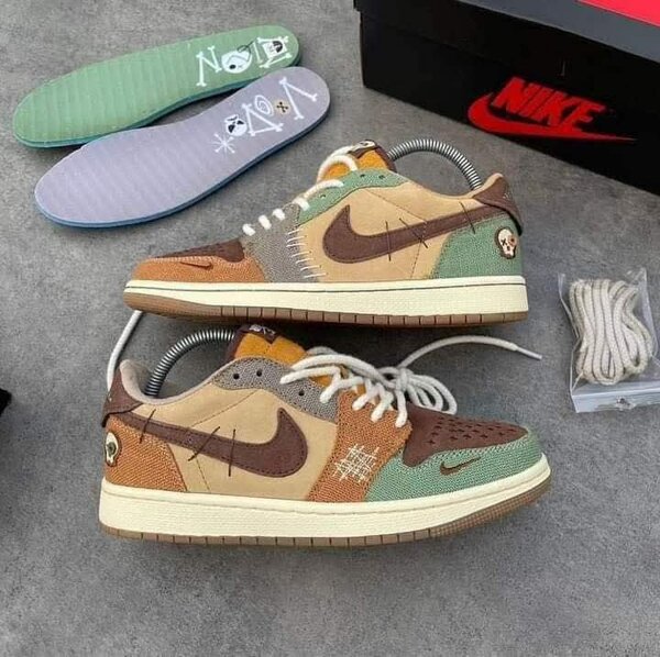 Baskets Nike Dunk Low Mixte