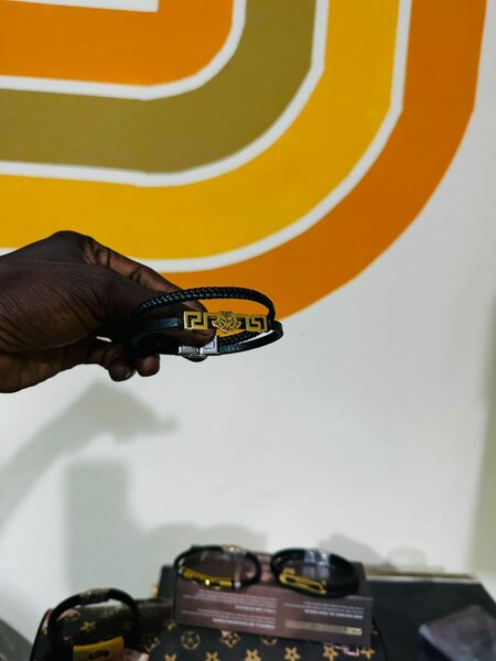 Bracelet en cuir élégant noir