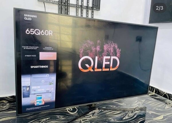 Samsung QLED 65'' TV - 4K Smart TV