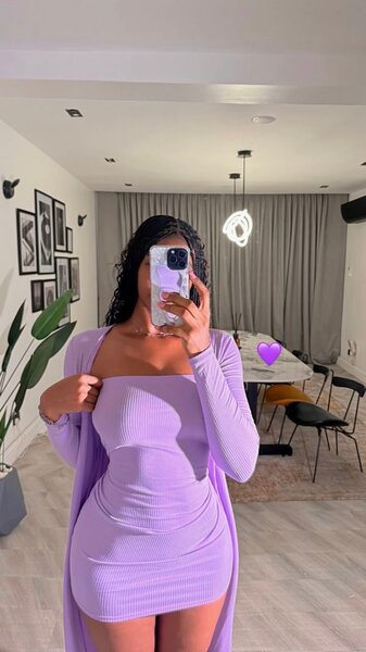 Robe moulante lilas élégante