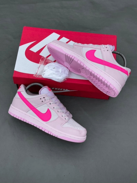 Baskets Nike roses flashy