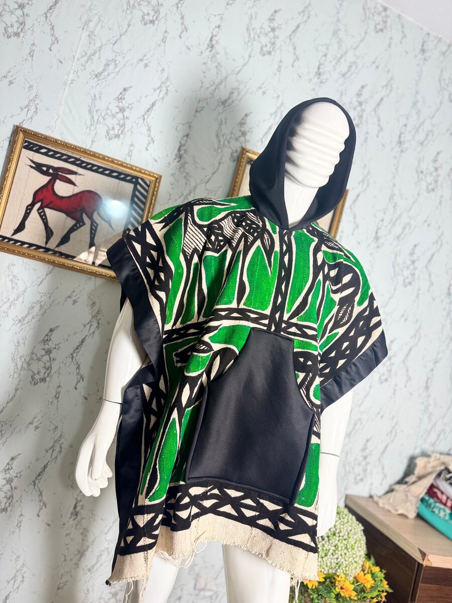 Poncho ethnique à capuche