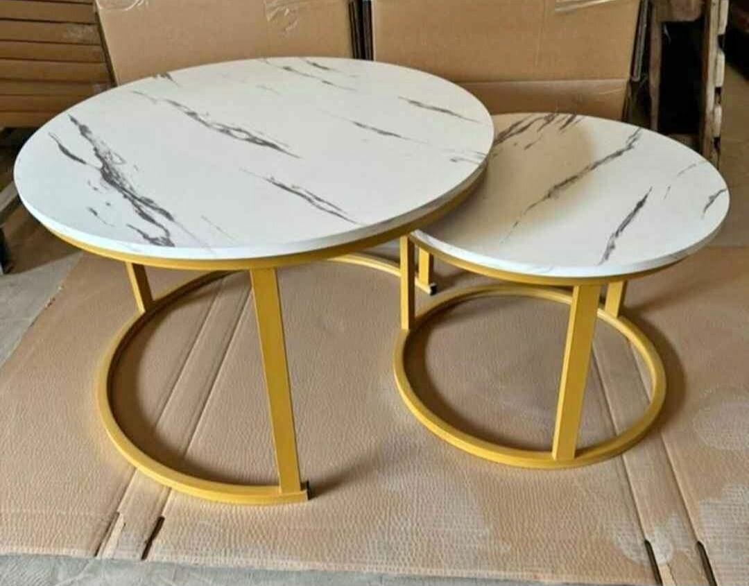 Tables gigognes design en marbre et métal