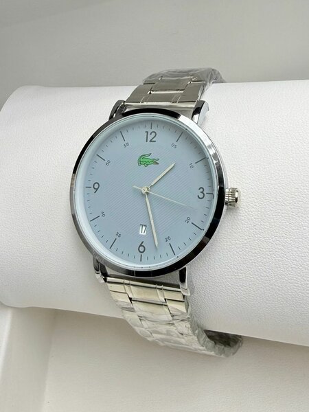 Montre élégante en acier inoxydable