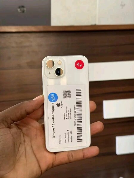 iPhone 13 Blanc Neige 256 Go