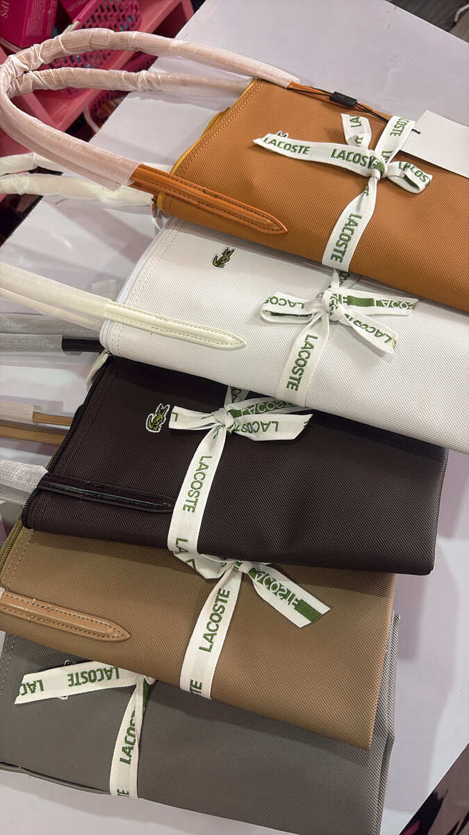 Sac à main Lacoste élégant