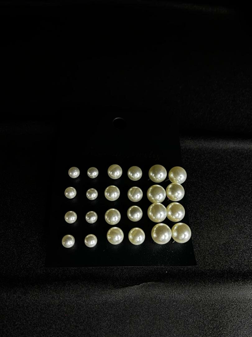 Boucles d'oreilles élégantes en perles et strass