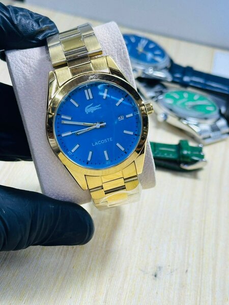 Montre Lacoste Homme en Or avec Bracelet Métal