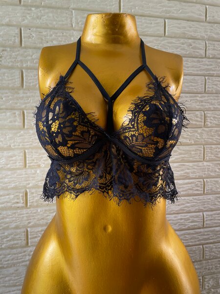 Brassière en dentelle noire