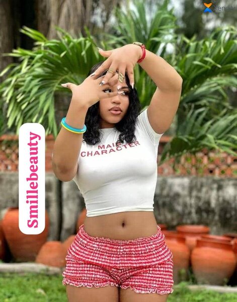 Short en crochet rouge